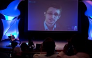 Американский режиссер Оливер Стоун встретился в Москве со Сноуденом