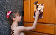   ,   Femen :  