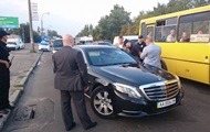 Киевские полицейские остановил кортеж Григория Суркиса