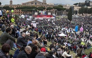 Сотни тысяч итальянцев вышли против гей-браков
