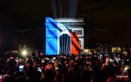 Правительство Франции продлило режим чрезвычайного положения