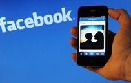 Неизвестный акционер Facebook подал на компанию в суд - СМИ
