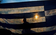 Европа не собирается спасать Грецию от дефолта – Reuters