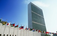 У штаб-квартиры ООН впервые поднят палестинский флаг