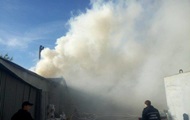 В Киеве возник пожар на Дарницком рынке